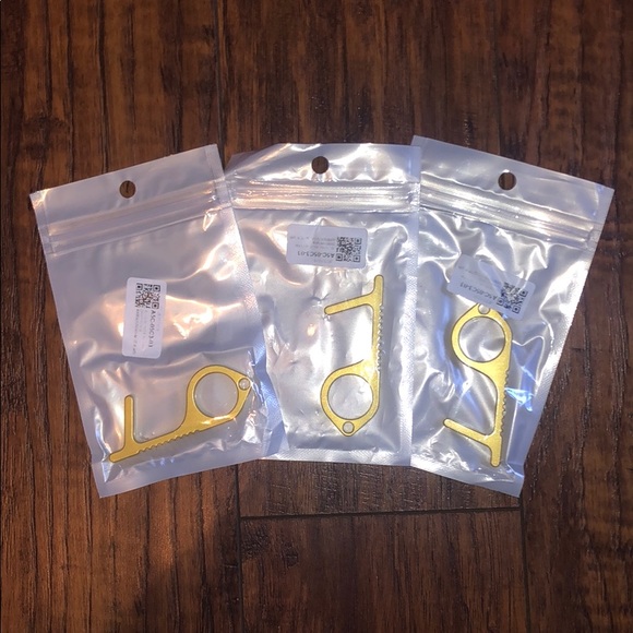 New 3 Pack No Touch Key Ring in Gold - Picture 2 of 7